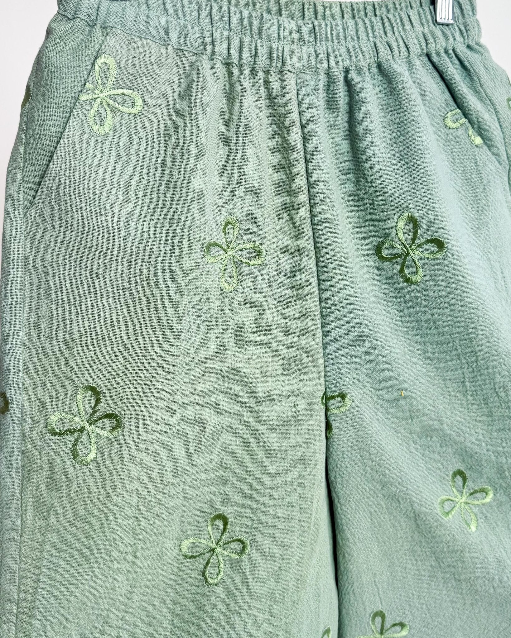 Embroidered Shorts - Sage - erised pret